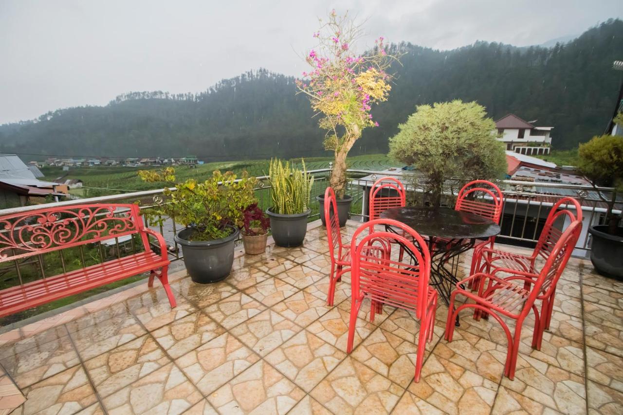 Villa Matahari Tawangmangu Powered By Cocotel Exterior photo